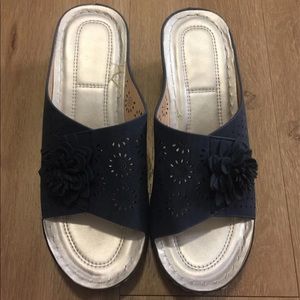 Clarkson Sandals 8 NWT